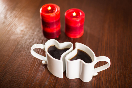 Zestaw białe kubeczki miłości serca z łyżeczkami